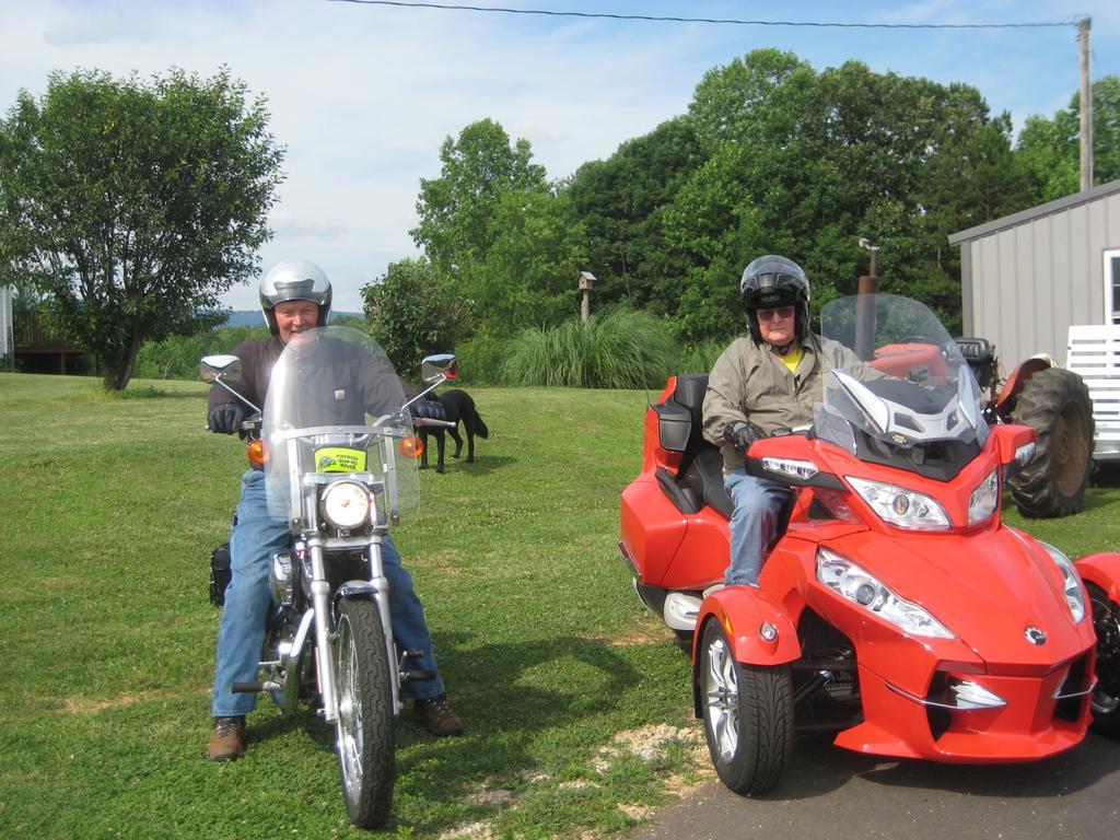 Wolf Creek Farm B&B And Motorcycle Manor At Wolf Creek Farm, Llc Ararat Εξωτερικό φωτογραφία